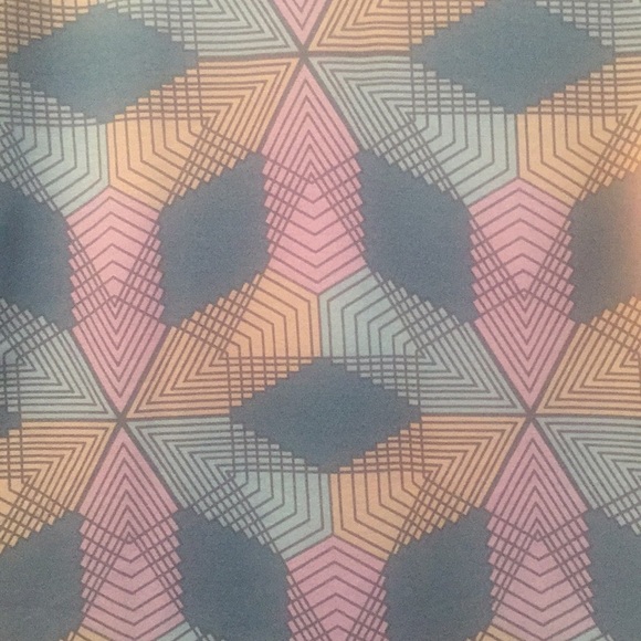 Small LuLaRoe Randy Shirt - Picture 2 of 2